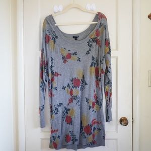 TORRID SIZE 4 GRAY FLORAL SWEATER